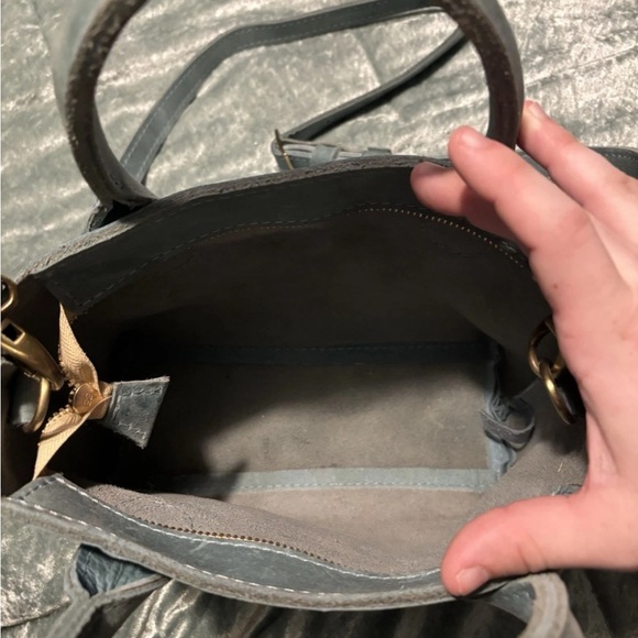 Portland leather good raindrop crossbody in Aqua - Picture 5 of 6